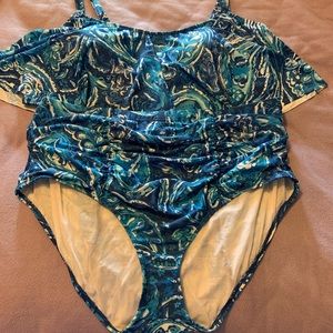 Torrid size 3 swim suit top and bottom